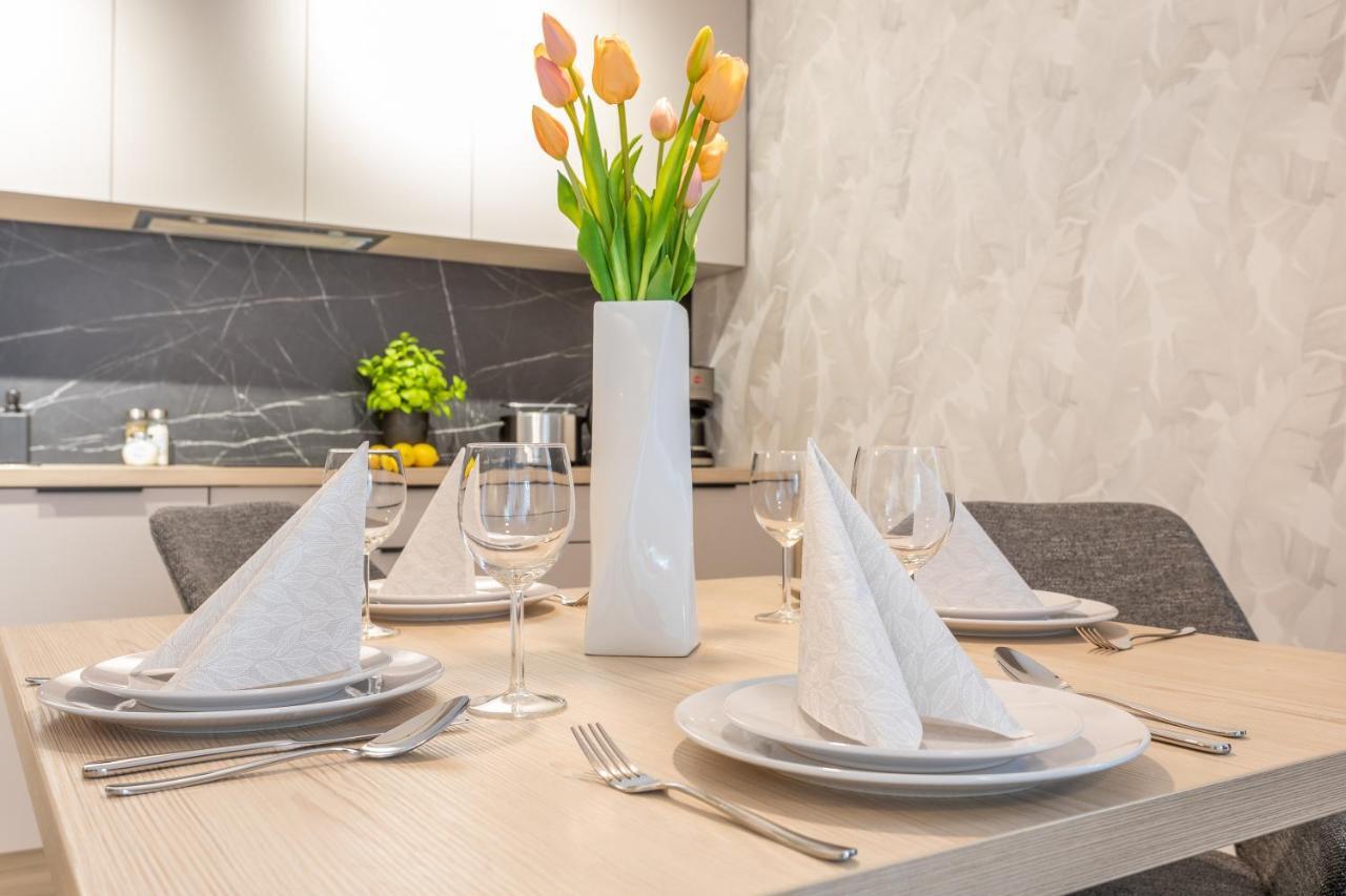 Ambria Apartments Matejki 17 シフィノウイシチェ エクステリア 写真