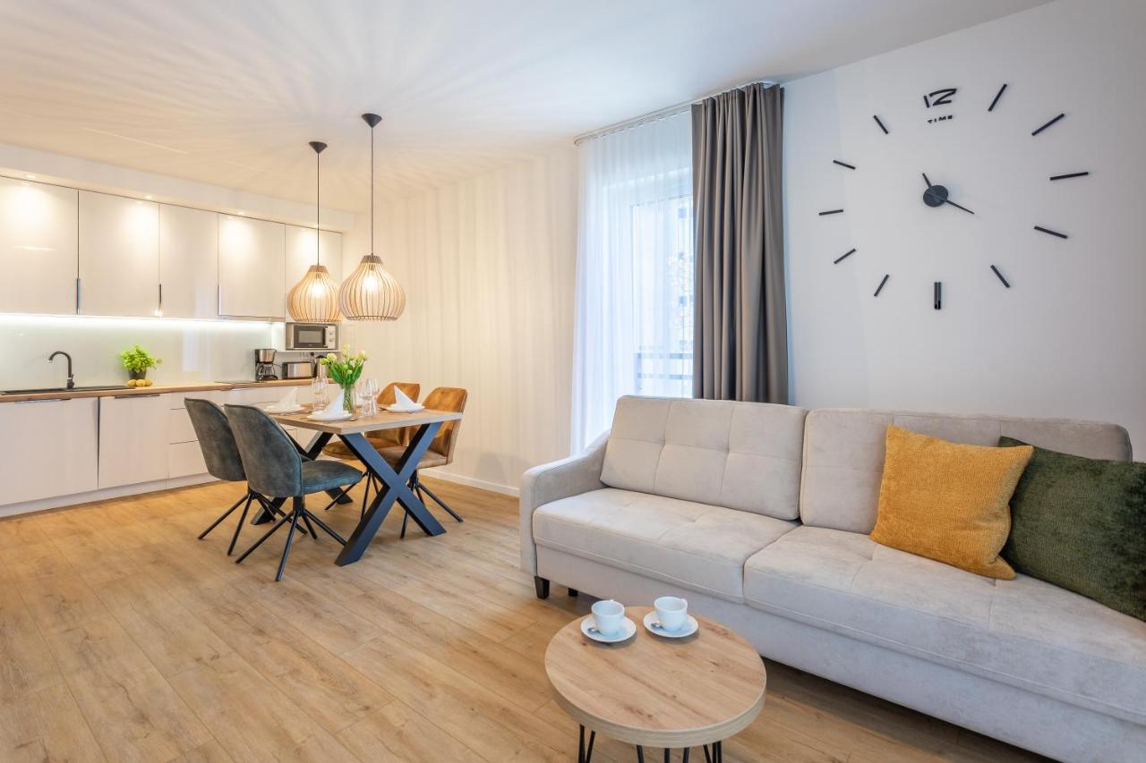 Ambria Apartments Matejki 17 シフィノウイシチェ エクステリア 写真