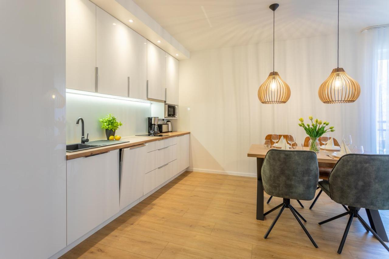 Ambria Apartments Matejki 17 シフィノウイシチェ エクステリア 写真